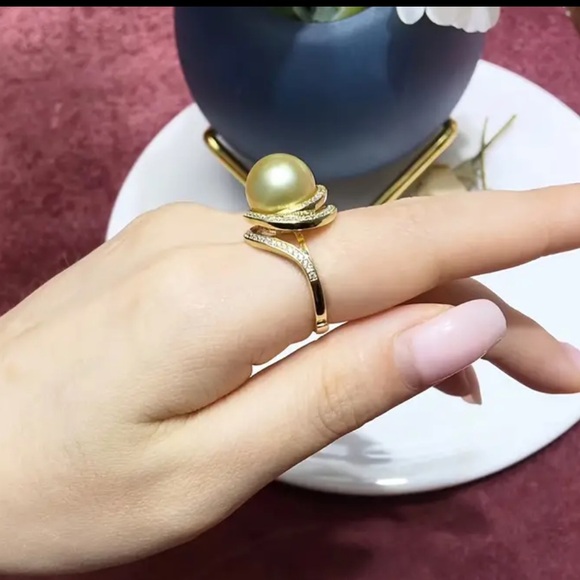 Pretty gold colour imitation pearl ring - Picture 1 of 2